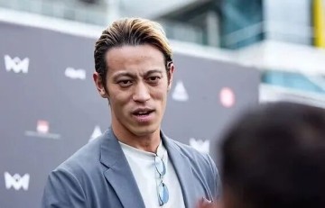 加盟第11个顶级联赛，本田圭佑冲击“旅行球员”纪录|阿布鲁|莫斯科中央陆军|乌拉圭足球|日本足球|荷甲_新浪体育_新浪新闻