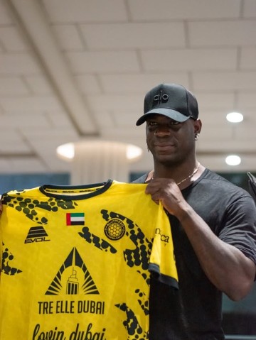 伊蒂法克主席：我们在德转网站上搜索自由球员，并联系了巴洛特利